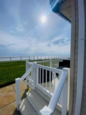 Gorgeous 7 Berth Caravan With Decking And Full Seaviews At Hopton Ref 80053S